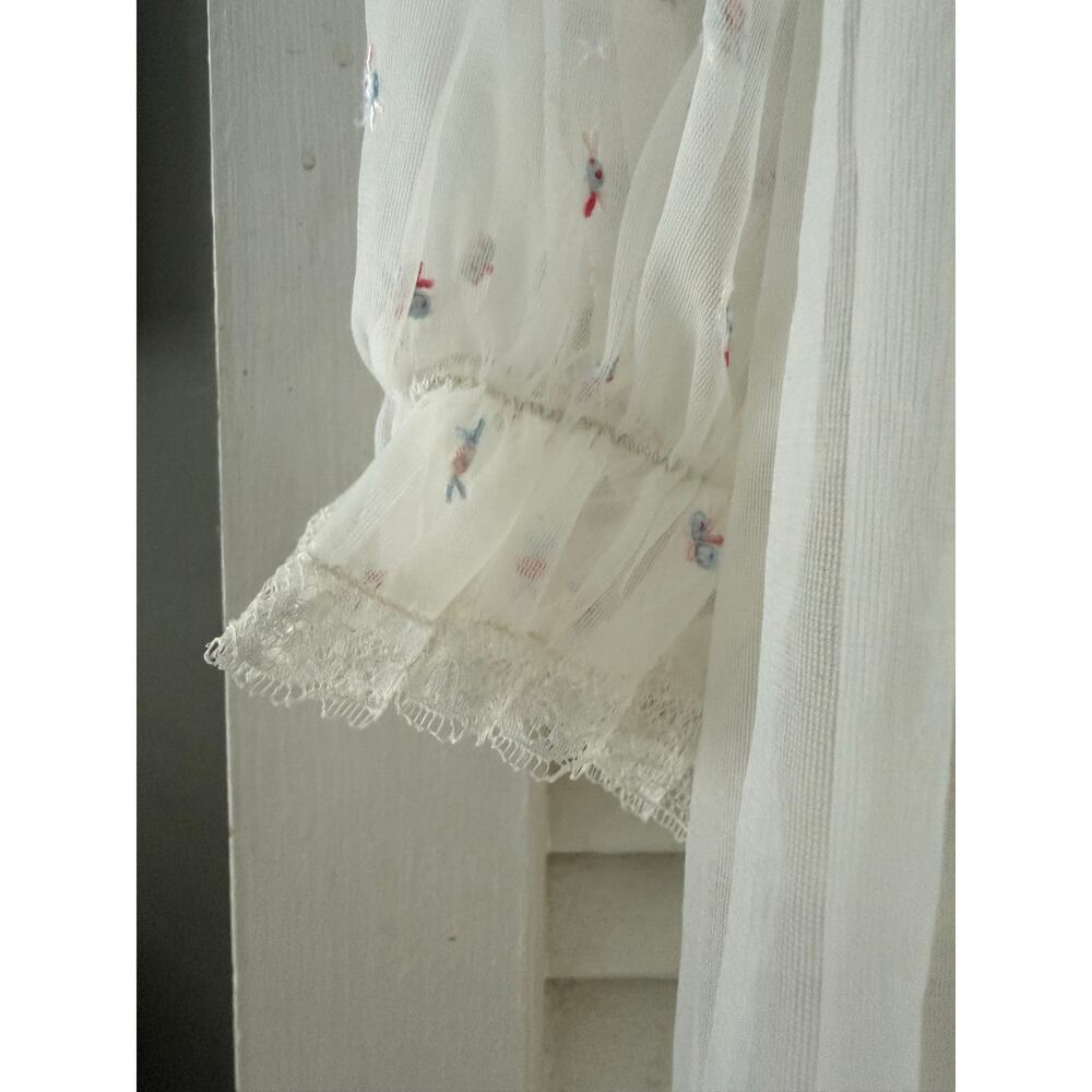 Vintage Sheer Embroidered Chiffon Robe & Slip Set
Women’s Size Small - Picture 6 of 8